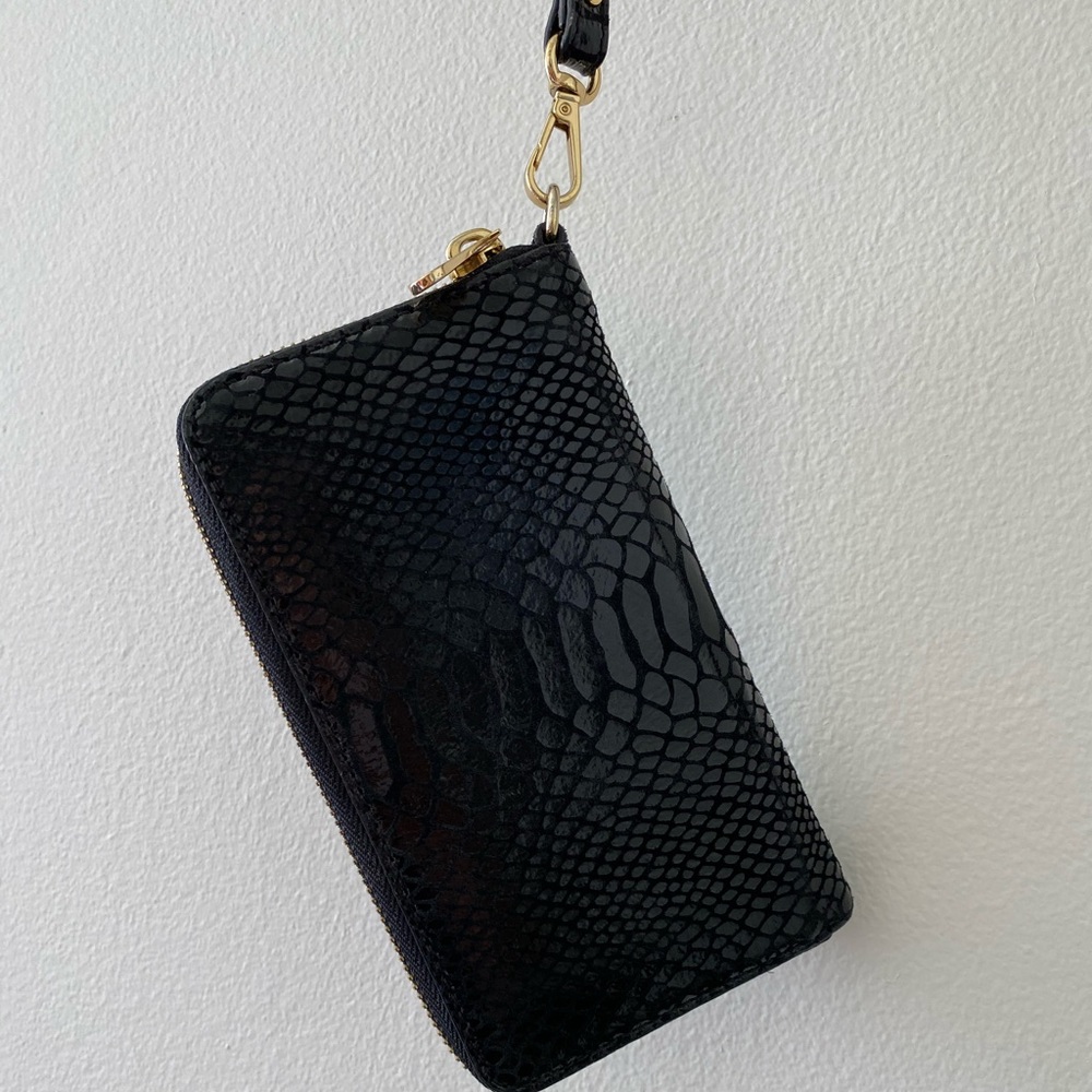 Black Michael Kors faux snakeskin clutch - Picture 2 of 4